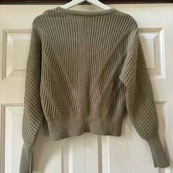 Truth by Republic V-Neck Cropped Balloon Sleeve Textured Sweater Women’s size XS - Picture 2 of 10